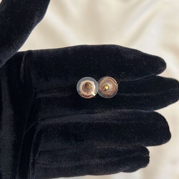 NWOT Kate Spade rose gold stud earrings difficult to capture their beauty - Picture 6 of 7